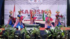 penampilan tari daerah itpln