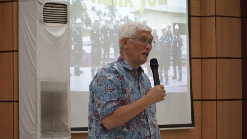 Prof. Yul Yunazwin saat sharing diskusi dengan ITPLN terkait pengembangan labolatorium. Dok. Istimewa 