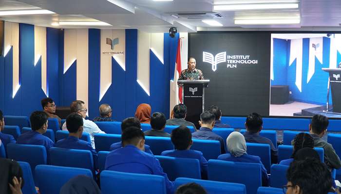 Wakil Rektor I Bidang Akademik ITPLN Prof. Ir. Syamsir Abduh M.M., Ph.D., dalam sambutannya Seminar Geografi Series-1 FTIK ITPLN. Dok. Istimewa 