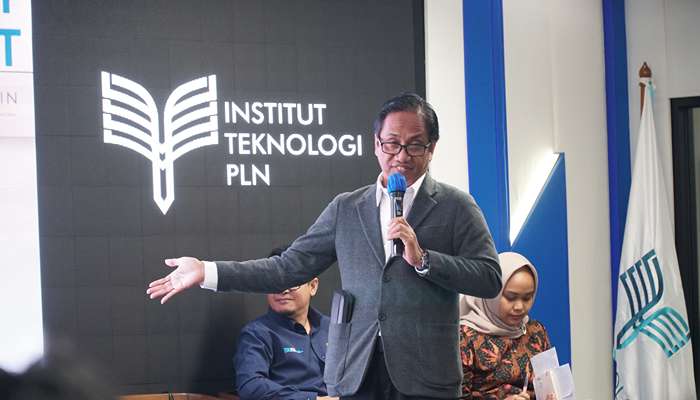 Senior Research Badan Riset dan Inovasi Nasional (BRIN) Joko Widodo S.Si., M.Si., Ph.D., dalam Seminar Geografi Series-1 ITPLN. Dok. Istimewa