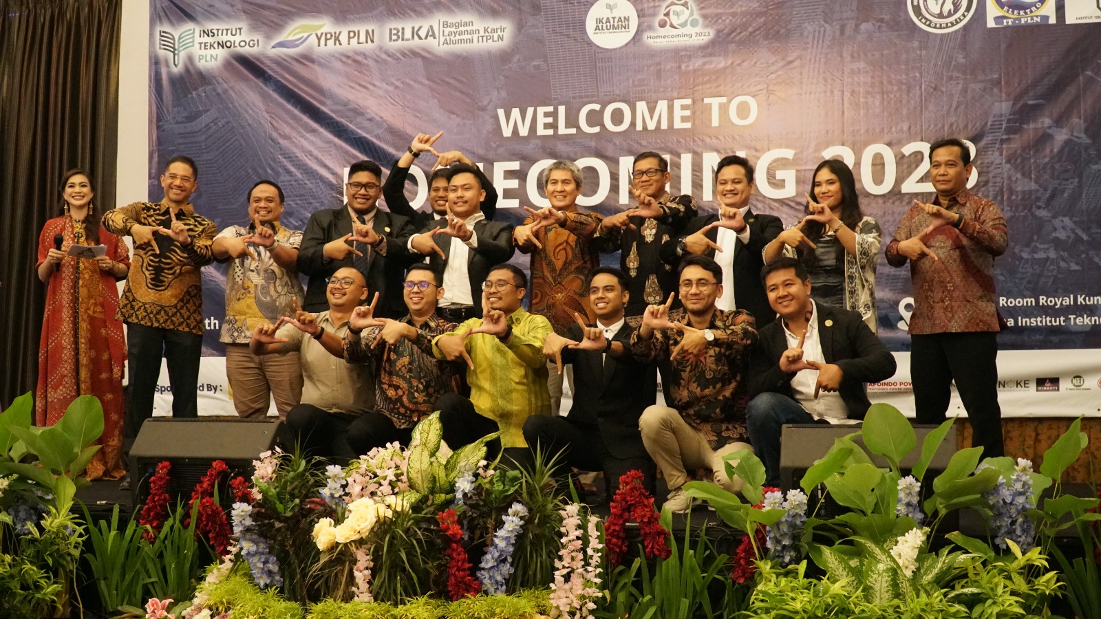 Reuni Akbar IKA ITPLN yang dihadiri oleh Direktur Manajemen Proyek dan EBT PLN Wiluyo Kusdwiharto. Dok. Istimewa