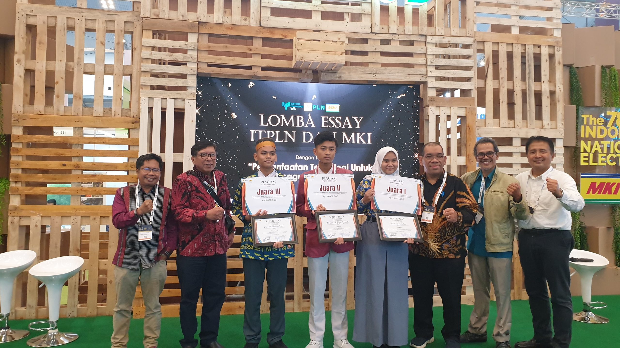 Pengumuman pemenang lomba Essay MKI, ITPLN dan Majalah ETECHNO di ICE BSD. Dok. Istimewa