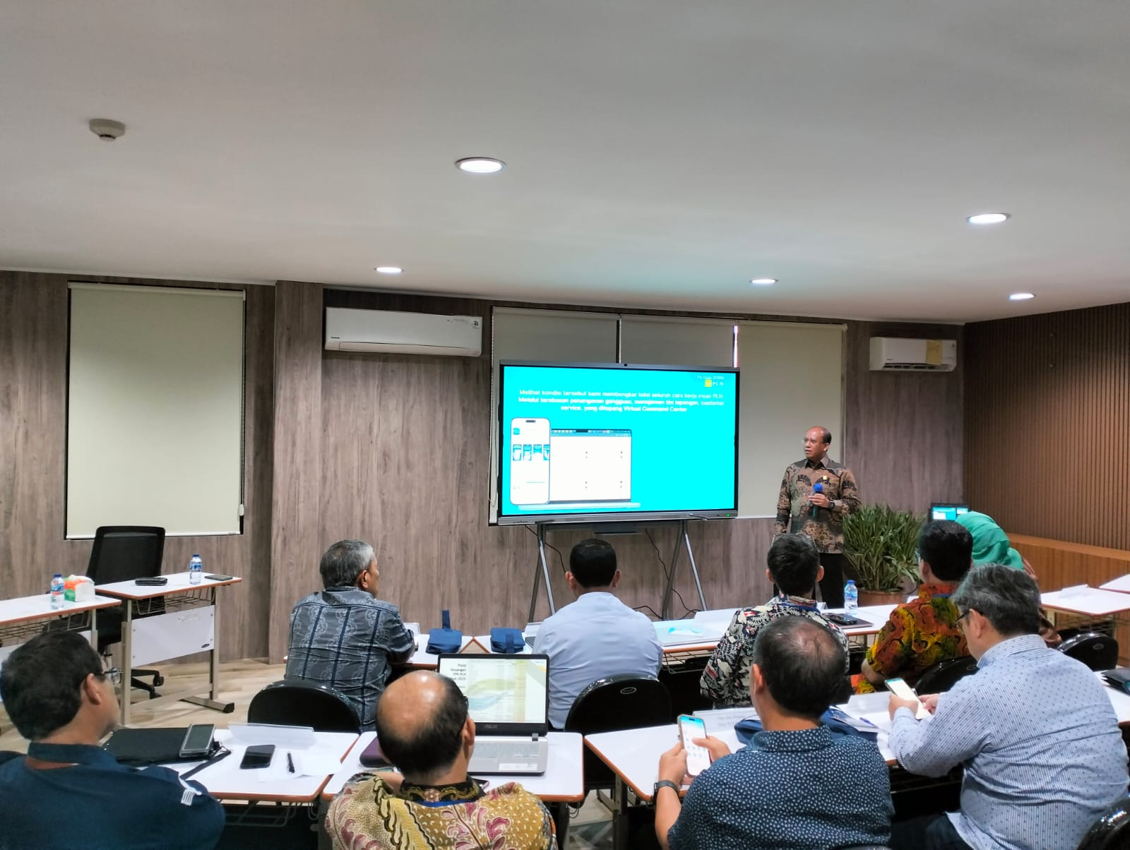 Direktur Manajemen Risiko PT PLN (Persero) Suroso Isnandar dalam workshop Digital Business Strategic ITPLN. Dok. Istimewa