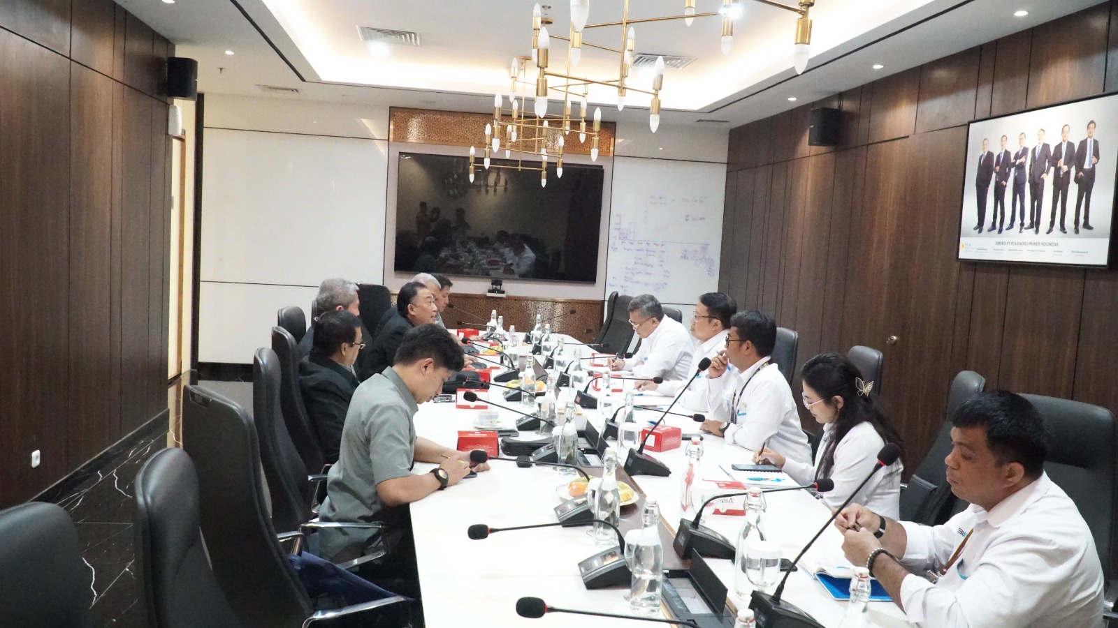 Tim ITPLN saat melakukan diskusi dengan Direktur Utama PLN EPI beserta jajaran. Dok. Istimewa