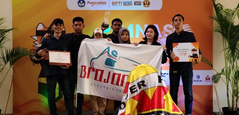 Kendaraan Listrik Brajamusti ITPLN mejeng di Pameran Teknologi dan Inovasi ke-36 Universitas Padjajaran. Dok. Istimewa