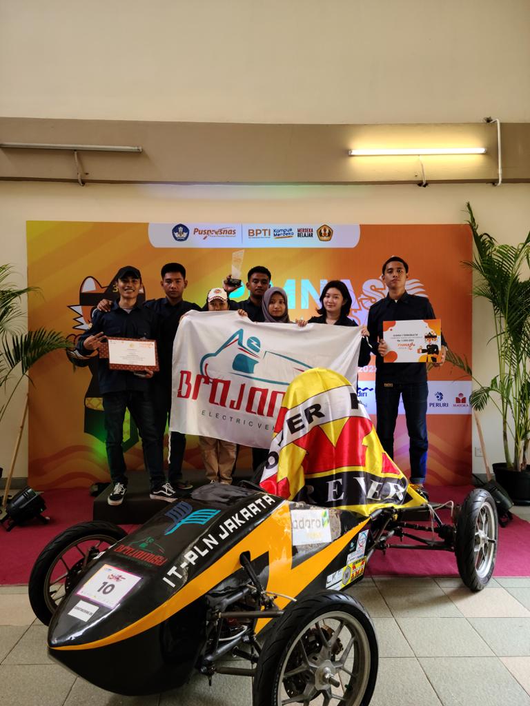 Kendaraan Listrik Brajamusti ITPLN mejeng di Pameran Teknologi dan Inovasi ke-36 Universitas Padjajaran. Dok. Istimewa 