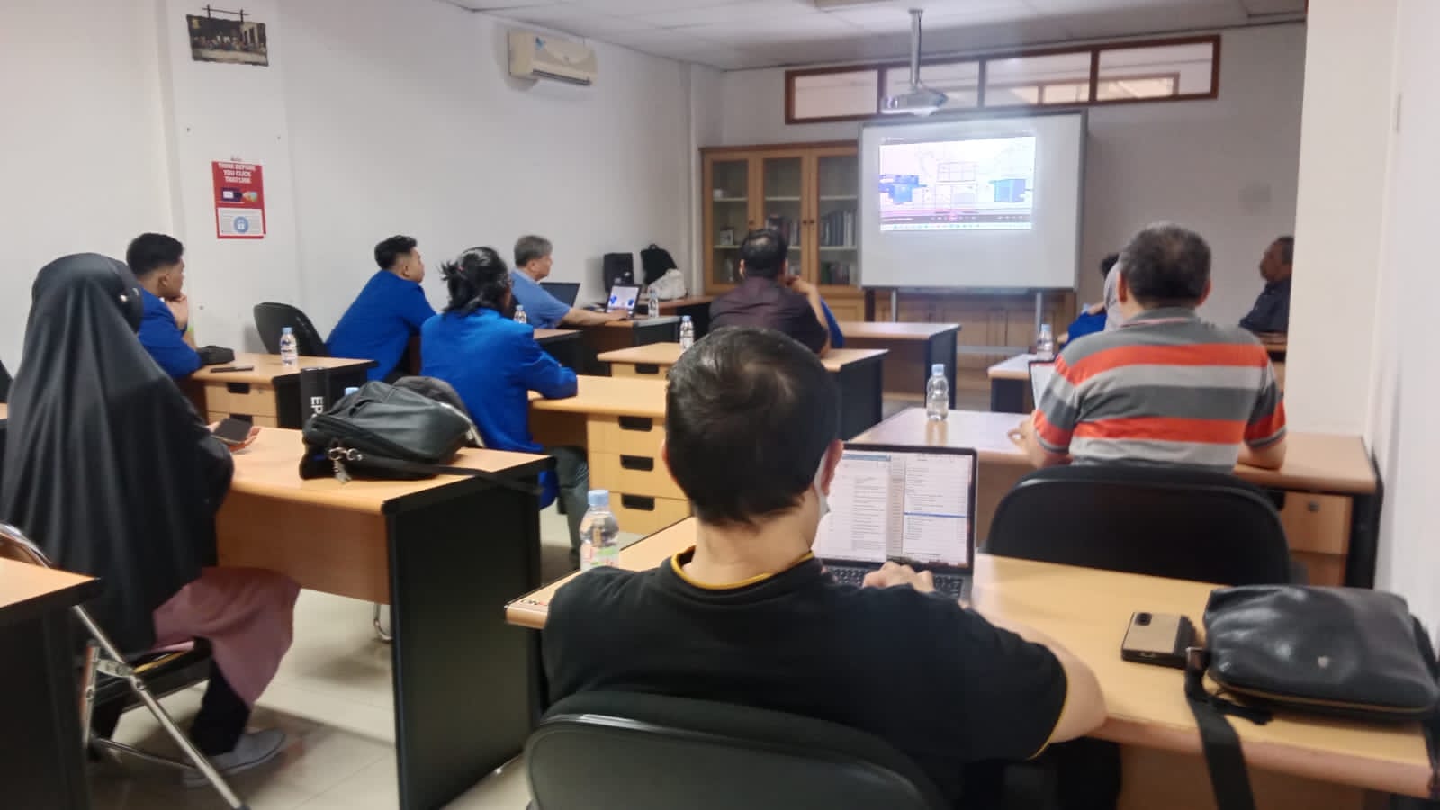 Mahasiswa ITPLN mendapatkan pemahaman mengenai pengembangan bisnis startup berbasis implementasi Artificial Intelligence. Dok. istimewa