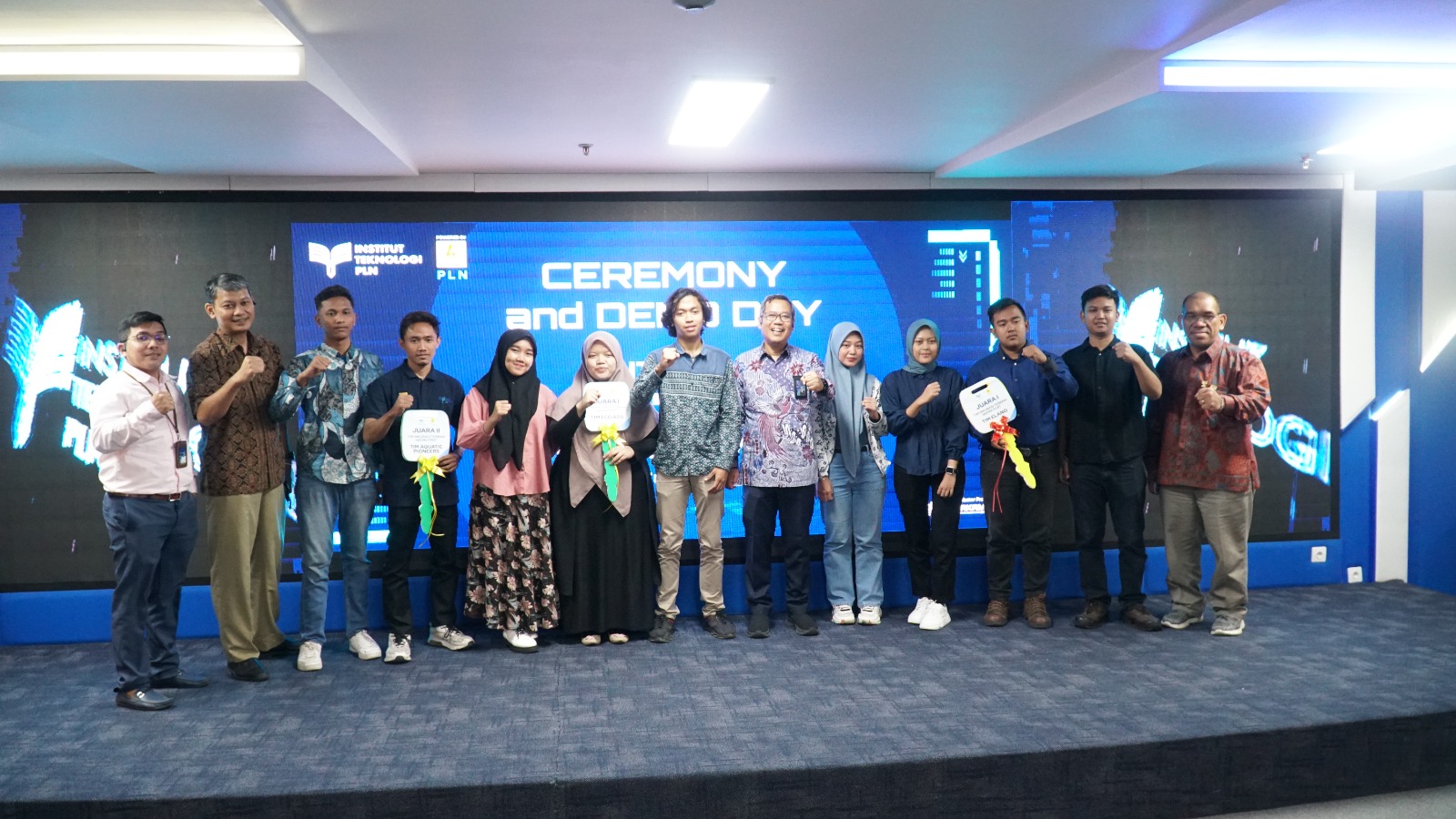 Tiga tim pemenag Ideathon Bizincubate PT PLN (Persero), ITPLN dan mitra Namaka.di. Dok. Istimewa