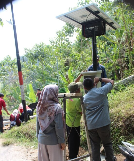 Tim PKM ITPLN Rancangan Sistem Kontrol Hybrid PLTS dan PLTMH di Kampung Gadog, Cianjur, Jawa Barat. Dok. Istimewa