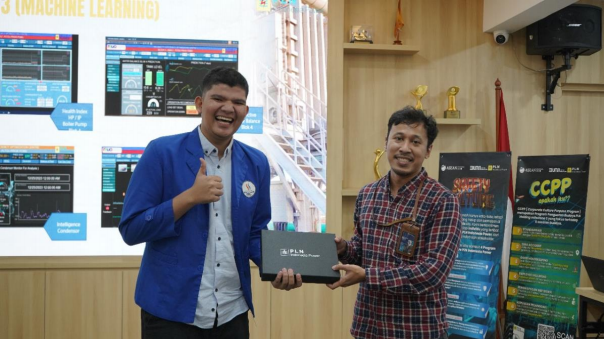 Raut wajah senang mahasiswa ITPLN berhasil menjawab pertanyaan yang diberikan dari pihak PT PLN Indonesia Power PLTGU Priok. Dok. Istimewa